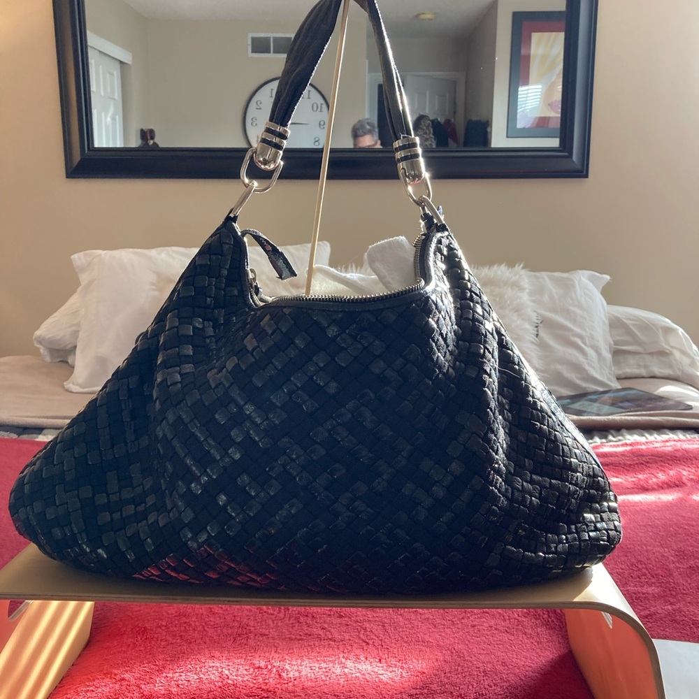 Stuart Weitzman handbag with a bit of Bottega Flair! 👜